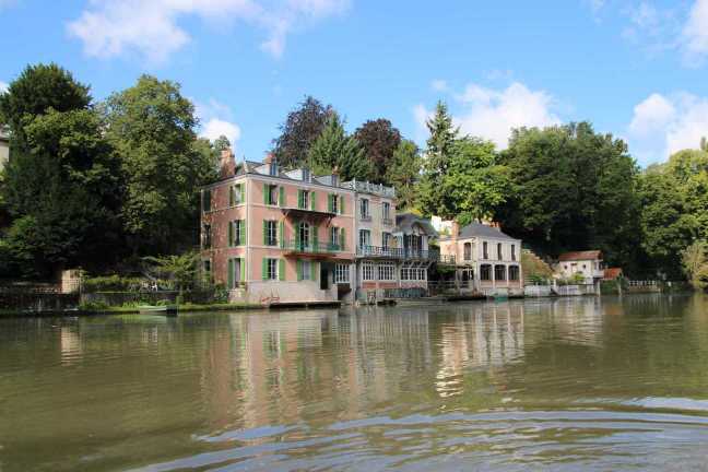 La maison Rose vue du Loiret